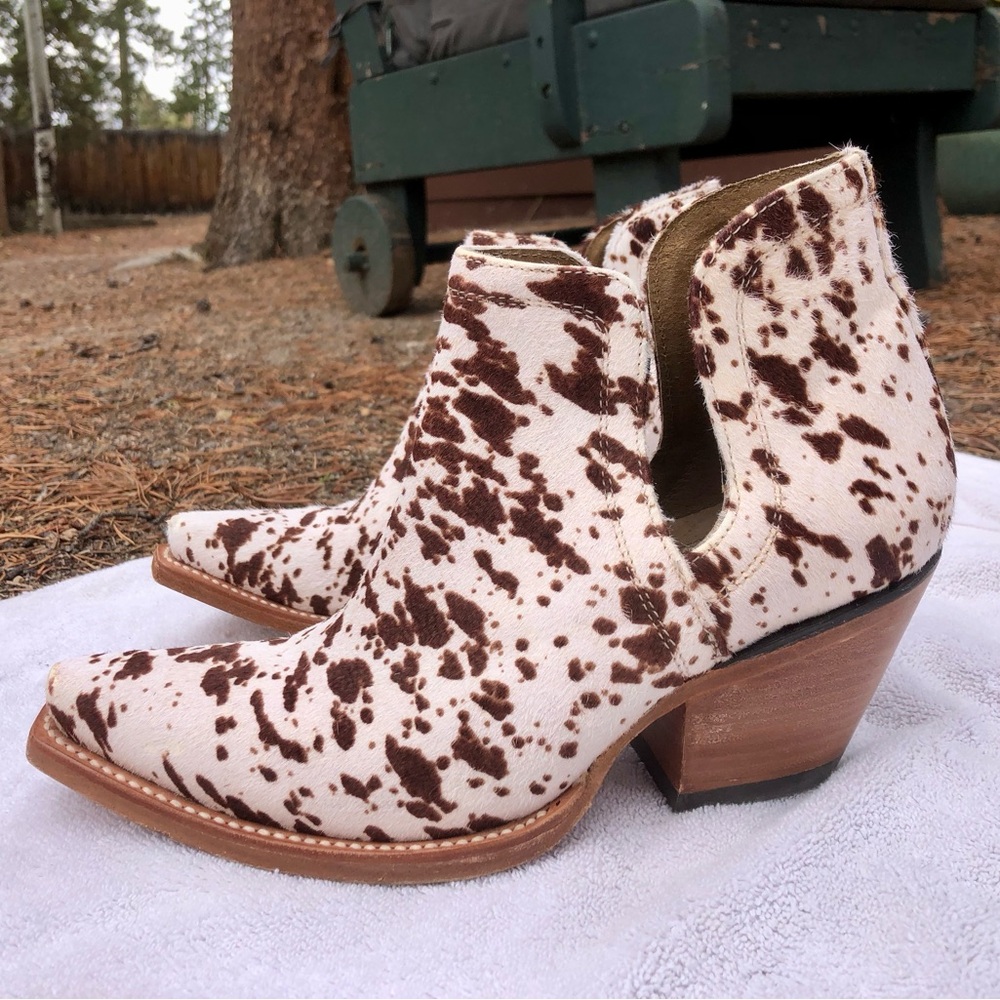 Ariat Dixon Booties Cowhide Leather Dalmatian 7B